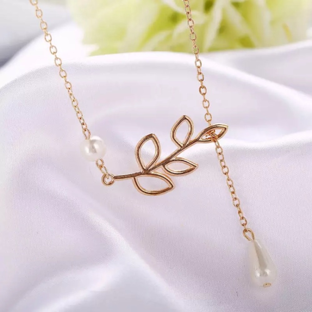 Unique “Land & Sea” Pearl Leaf Beautiful Necklace - Picture 7 of 9